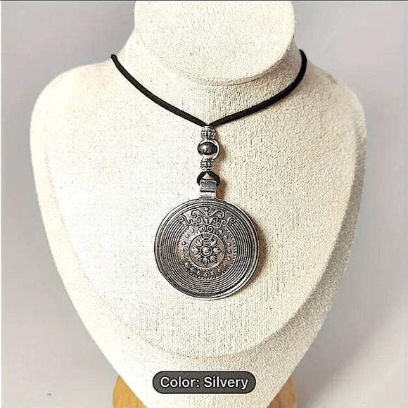 Boho Silver Statement Disk Choker Necklace - Picture 4 of 4